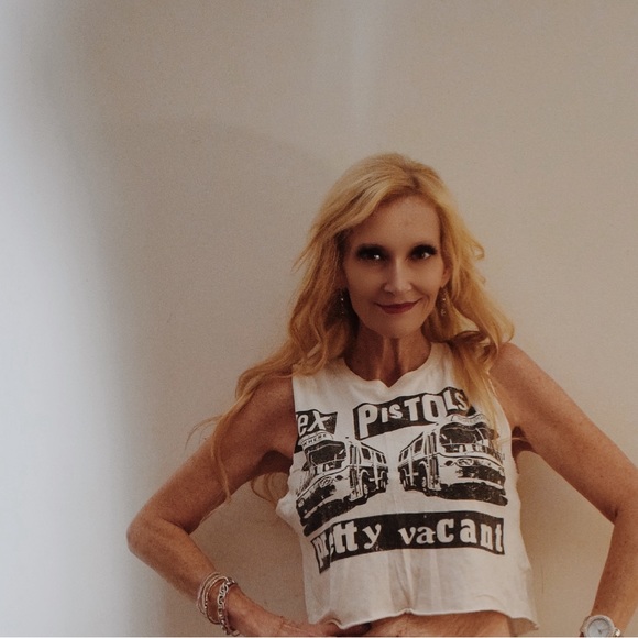 Meet your Posher, June - Picture 15 of 15